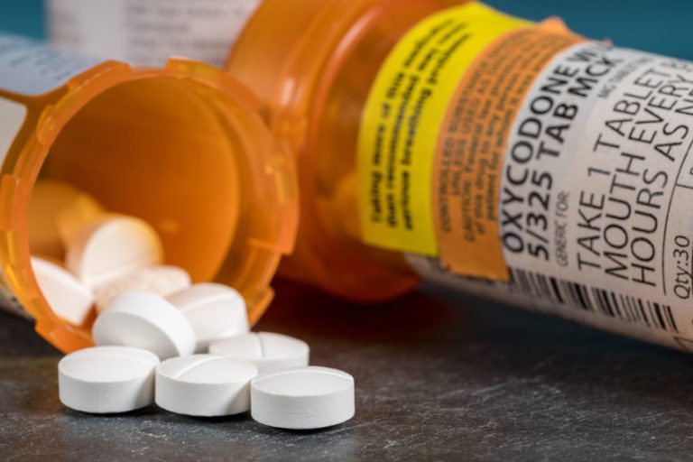 Benzodiazepine: Wirkung, Risiken, Abhängigkeit & Therapie